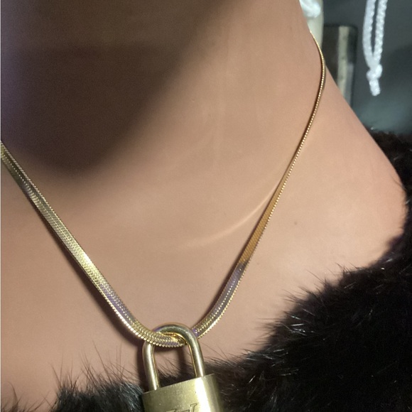 Authentic LV lock #302 and 18K Gold Titanium Stainless Steel Flat Chain … - Picture 7 of 7